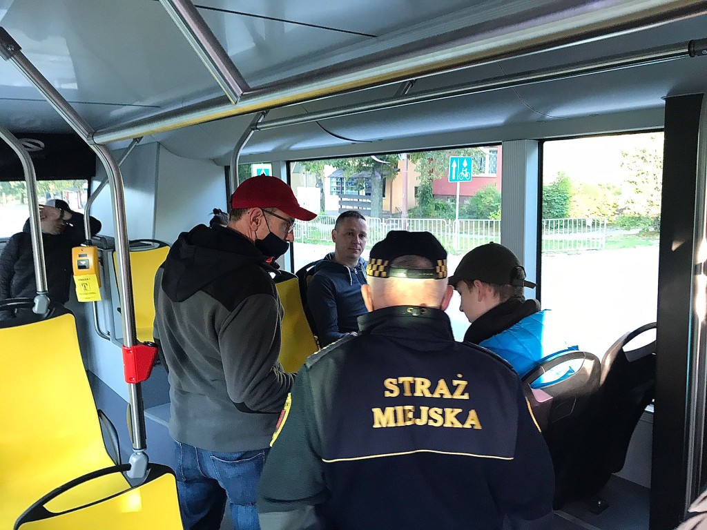 Kontrole biletowe razem z patrolami straży miejskiej itm1#217